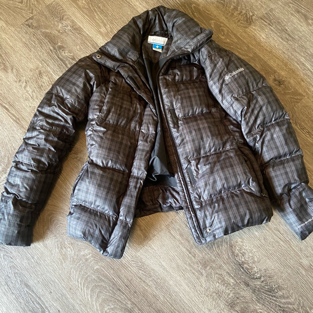 Columbia Women's Plaid Puffer Jacket - Black and Gray